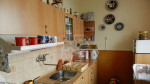 Trojizbový s veľkou loggiou v zateplenom bytovom dome – fotka 2